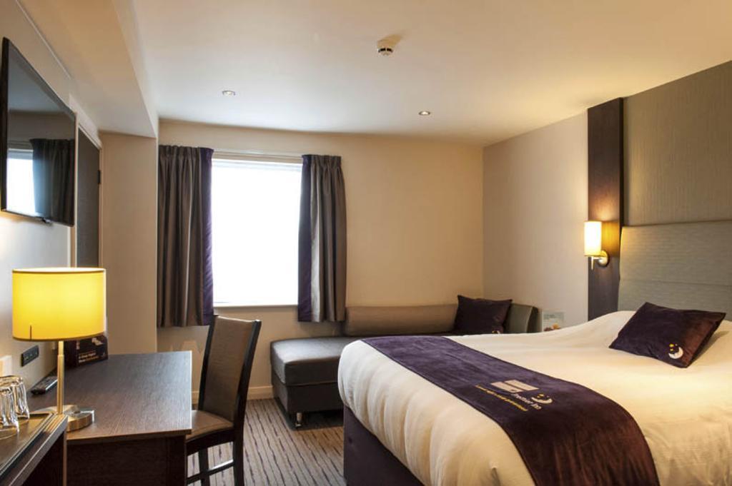 Premier Inn Manchester - Prestwich Exterior foto