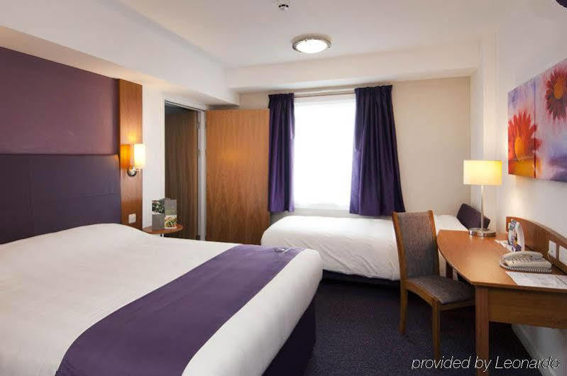Premier Inn Manchester - Prestwich Exterior foto
